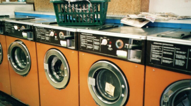 best washing machine UK showing Bosch Series 4 and Samsung ecobubble front loading washing machines side by side representing top mid-range picks for UK households in 2025
