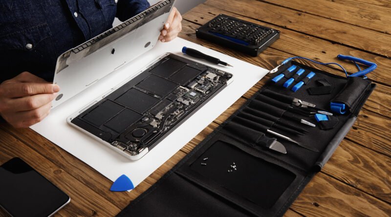 refurbished MacBook UK showing a MacBook Air on a desk representing Back Market MacBook UK refurbished MacBook Air and Pro grades prices and buyer guide 2026